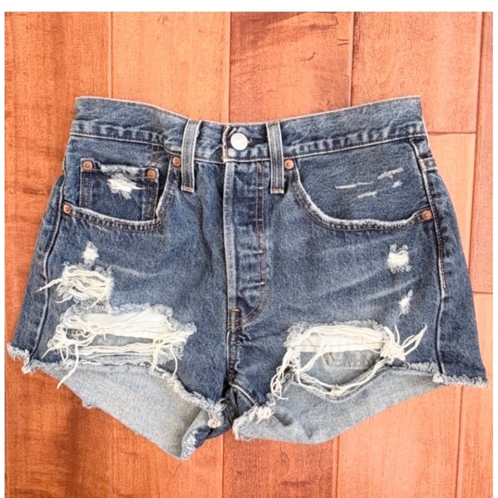 Levi's 501 Original Distressed Denim Shorts Women 26 Blue 56327-0320